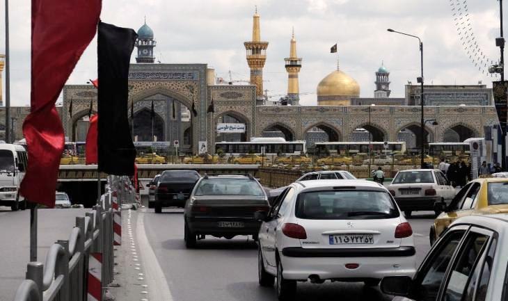 Access to the underground ring road, which runs below the Imam Reza shrine and along which much of the city′s traffic flows (photo: Ulrich von Schwerin)