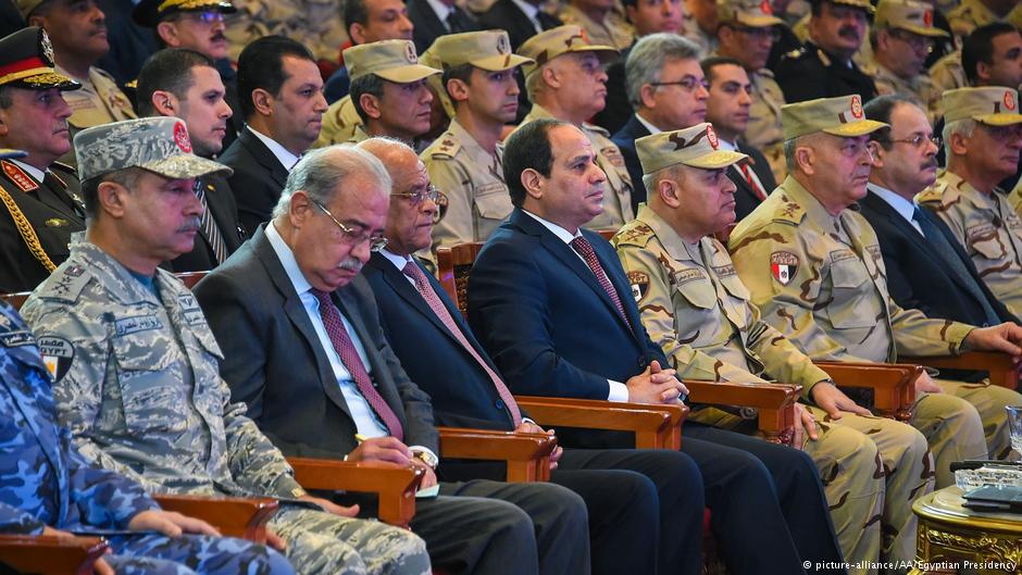 Ägyptens Staatschef Al-Sisi auf einer Symposiumsveranstaltung gegen den Terrorismus in Kairo; Foto: picture-alliance