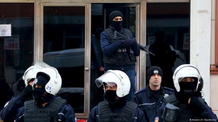 Police operation in Istanbul (photo: Reuters/D. Ebenbichler)