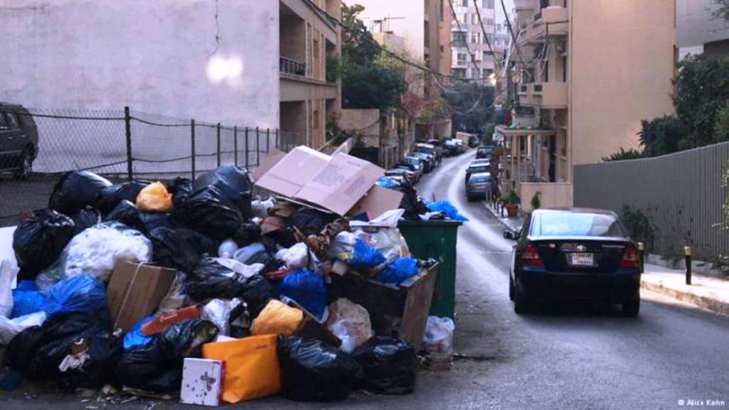 أكوام النفايات في شوارع لبنان. Foto: Alice Kohn 