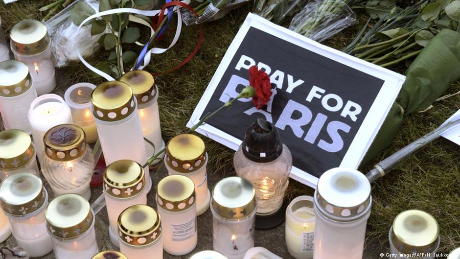 Trauer um die Opfer der Anschläge von Paris vom 13. November 2015; Foto: Getty Images/AFP