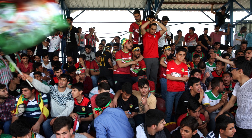Fans des Fußballklubs Amedspor; Foto: Fatma Çelik/Aylin Kızıl