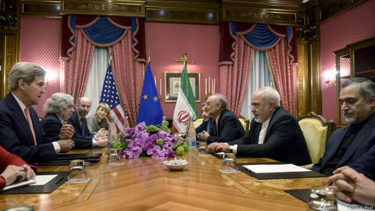 Negotiating the nuclear deal in Lausanne: U.S. Foreign Minister John Kerry and Iran′s Javad Zarif (photo: Reuters/Brendan Smialowski/Pool)