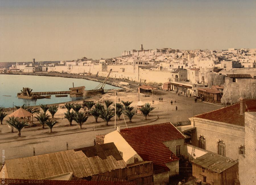 Blick auf den Hafen von Sousse, Tunesien, 1899; Foto: Raseef22