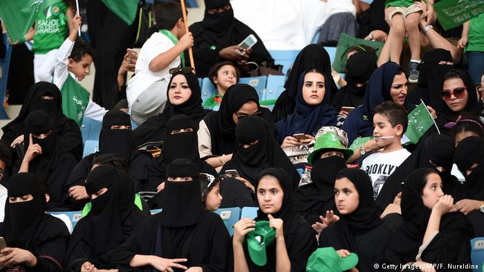 Saudi women attend a sporting event in a Riyadh stadium (photo: Getty Images/AFP/F. Nureldine)