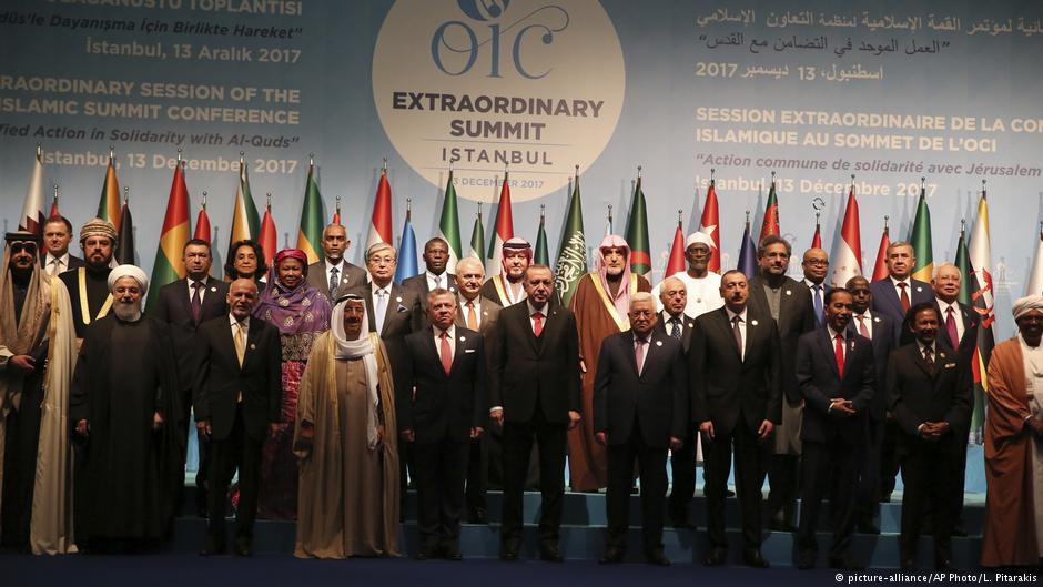 Leaders of Islamic nations at the conference of the OIC in Istanbul, 13 December 2017 (photo: picture-alliance/AP Photo/L. Pitarakis)