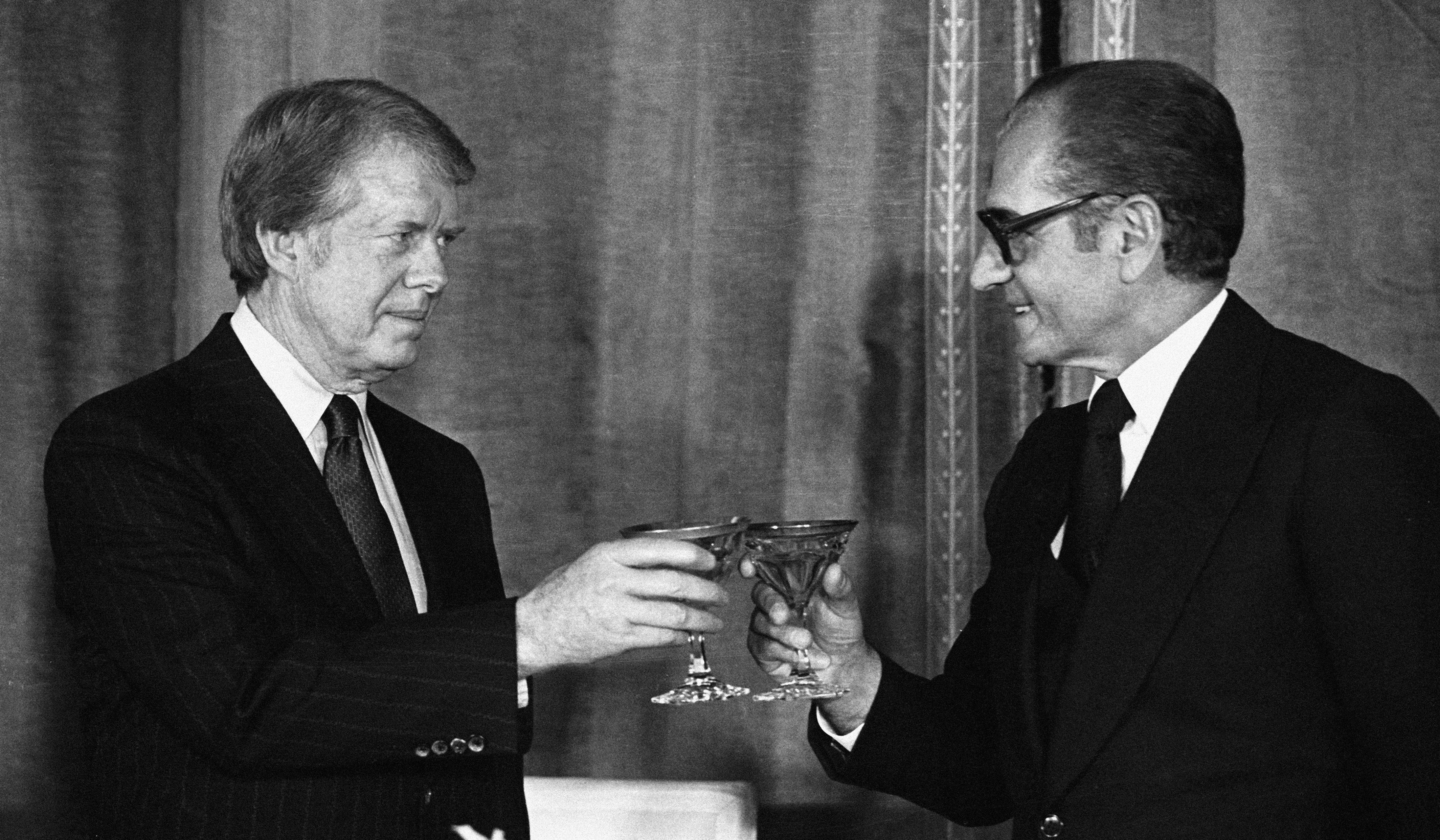 Der Schah zu Besuch bei US-Präsident Carter im November 1977 in Washington; Foto: Reuters