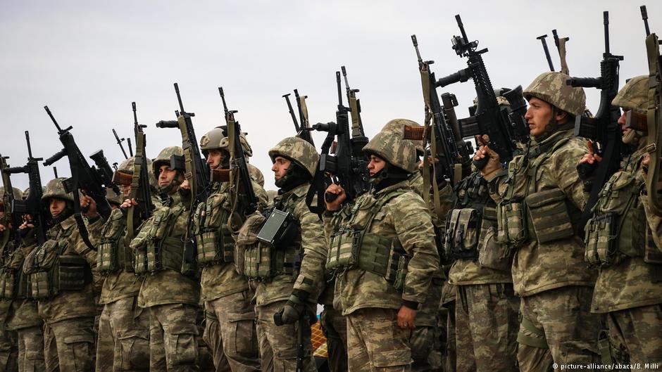 Turkish commandos swear an oath in Hatay, Turkey, before moving towards the Syrian border as part of Operation Olive Branch, 23.01.2018 (photo: picture-alliance/abaca/B. Milli)