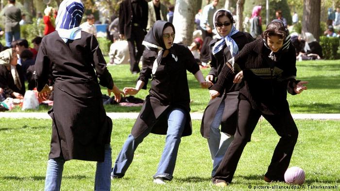 إيران - أناقة الحجاب الناعمة