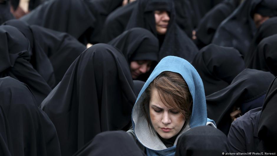 إيران - أناقة الحجاب الناعمة في مواجهة تزمت نظام الملالي