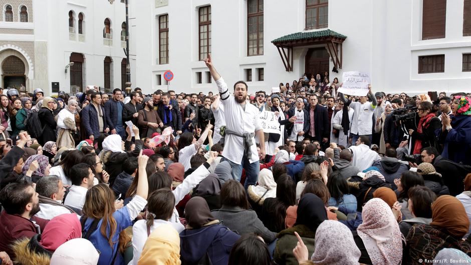 Streikende Mediziner in Algier; Foto: Reuters