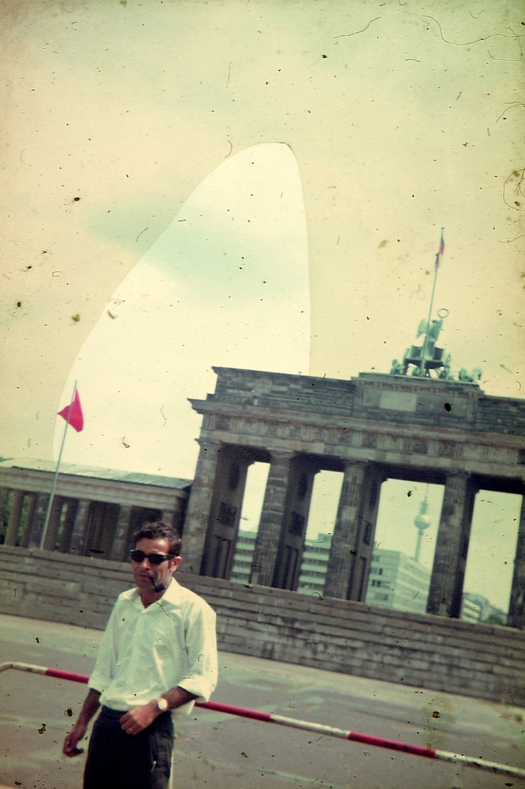 Vater Diab Abed vor dem Brandenburger Tor in Berlin 1967; Foto: privat