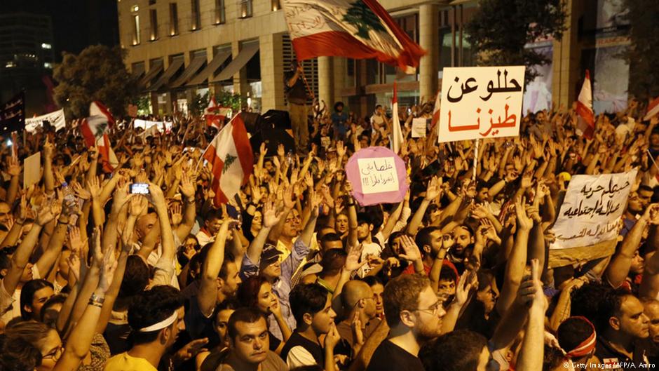 Proteste gegen Müllkrise und Korruption der politischen Eliten im Libanon im Sommer 2015; Foto: Getty Images/AFP