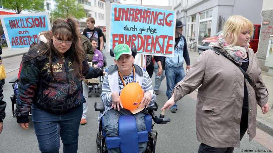 في ألمانيا: احتجاج على التمييز في حق ذوي الإعاقات والاحتياجات الخاصة.