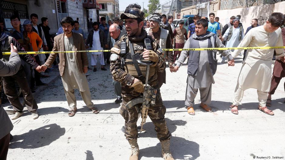 Anschlag vom April mit über 50 Toten im schiitischen Teil Kabuls auf ein Lokal zur Wählerregistrierung; Foto: Reuters