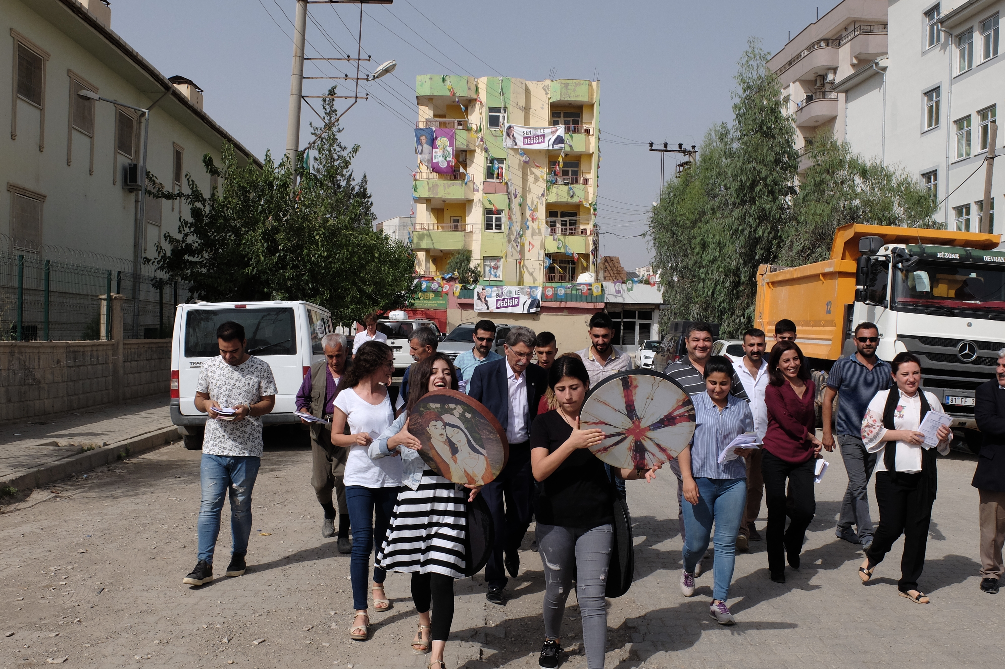 Anhänger der HDP in Cizre; Foto: Ulrich von Schwerin