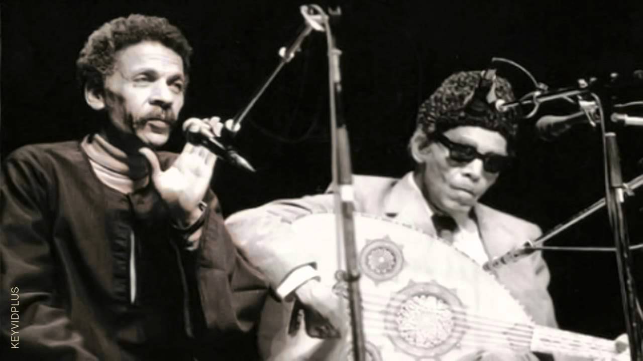 الشيخ إمام وأحمد فؤاد نجم خلال حفلة موسيقية غنائية في القاهرة - مصر. Quelle: youtube