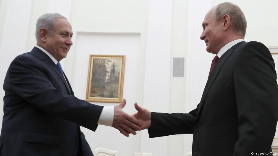 Israel's Prime Minister Benjamin Netanyahu (left) and Russia's President Vladimir Putin shake hands as they meet at the Moscow Kremlin on 11 July 2018 (photo: Imago/Itar-Tass)