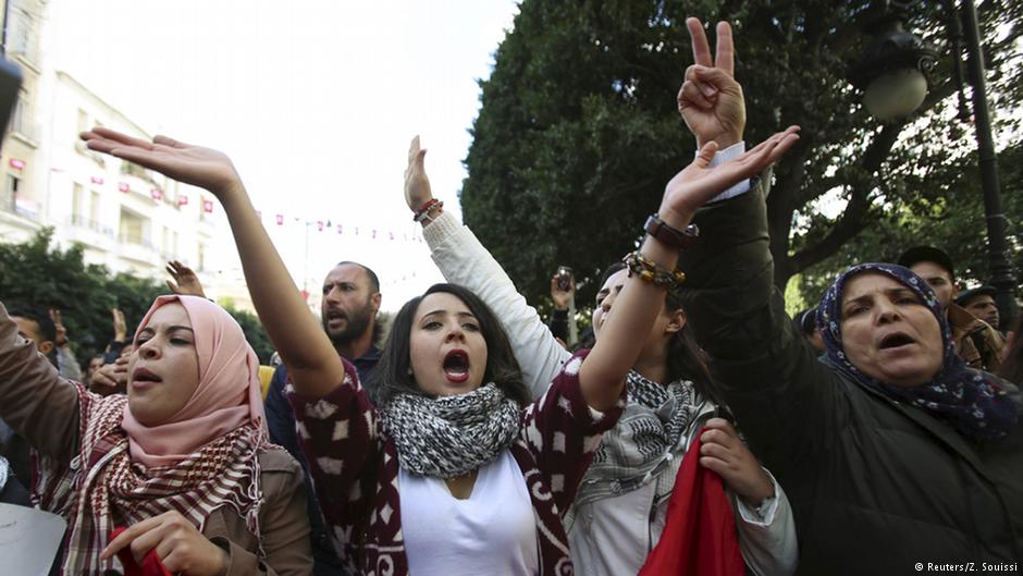 Protest von arbeitslosen Akademikerinnen in Tunis am 20. Januar 2016; Foto: Reuters/Zoubeir Souissi