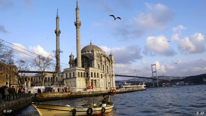  Blick auf den Bosporus in Istanbul; Foto: AP