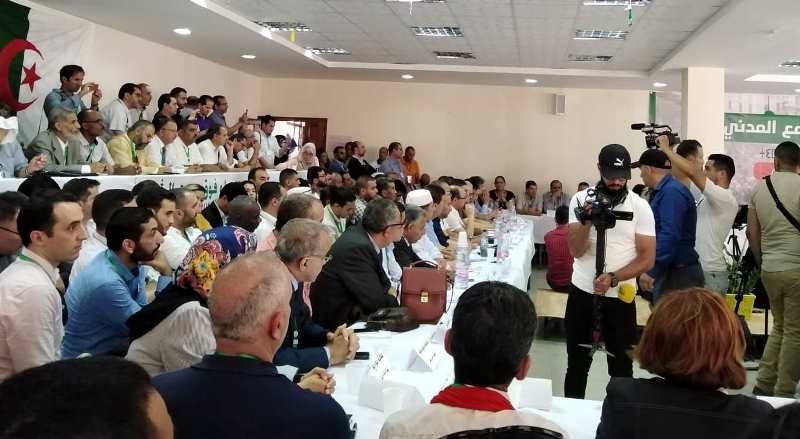 Teilnehmer an der Nationalen Konferenz der Zivilgesellschaft am 15. Juni 2019 in Algiers; Quelle: Nourredine Bessadi