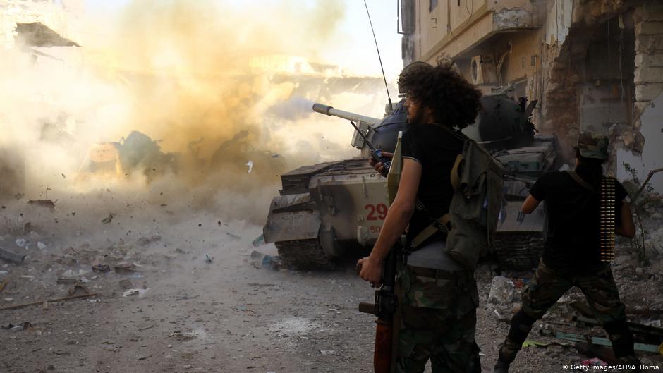 قوات خليفة حفتر تسير في اتجاه طرابلس - ليبيا.  Foto: Getty Images/AFP