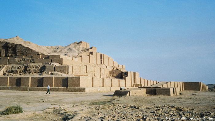 Tchogha Zanbil ruins (photo: picture-alliance/dpa/H.D. Kley)