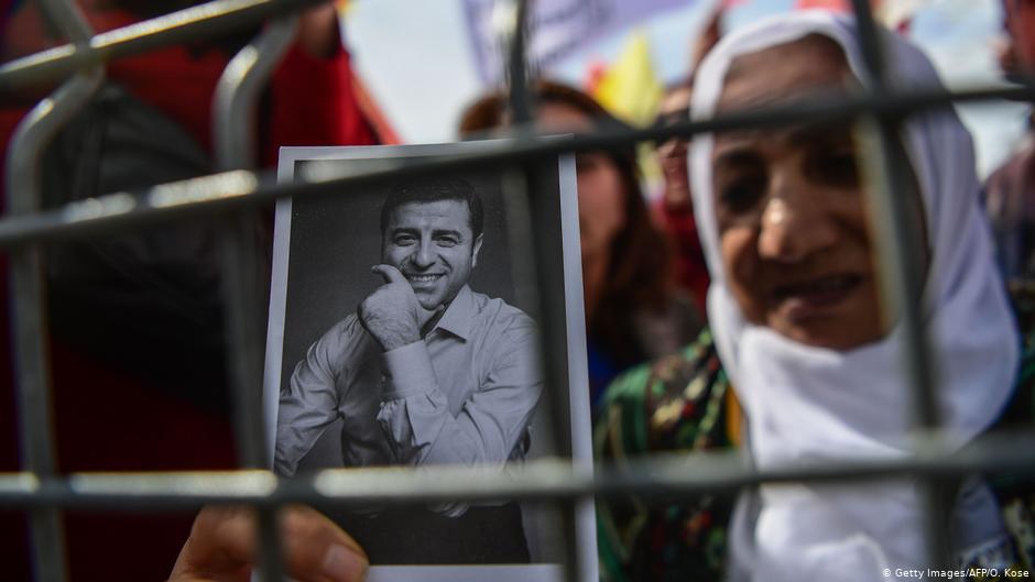 Demonstration für den inhaftierten kurdischen Oppositionsführer Selahattin Demirtas; Foto: Getty Images/AFP