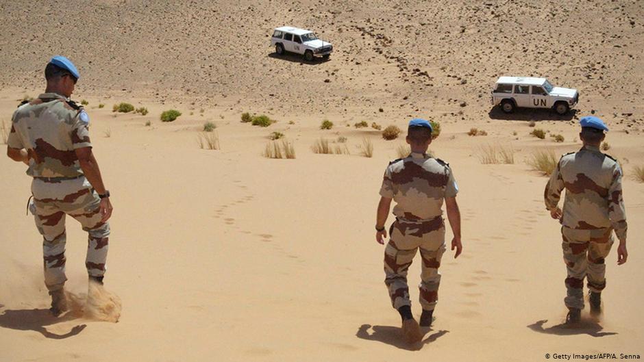 الصورة من الأرشيف لجنود الأمم المتحدة في منطقة الصحراء الغربية ضمن قوات "مينورسو".
