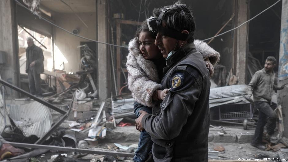 صورة رمزية - إذلال النظام السوري للناس في سوريا. Symbolbild Unterdrückung in Syrien Foto Getty Images 