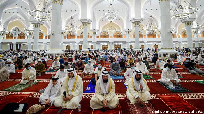 Morgengebet in der Ibn Abd Al Wahab Moschee, Doha