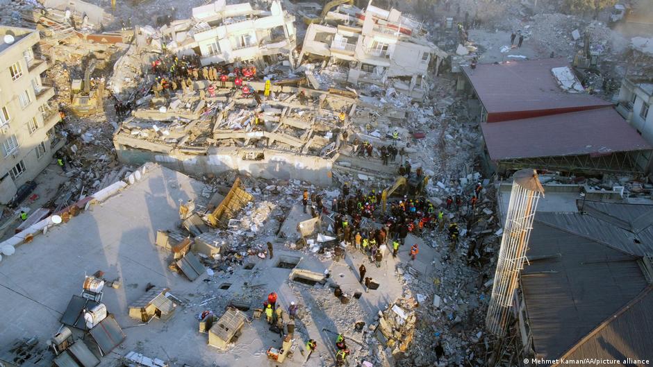 أعمال الإنقاذ من زلزال تركيا مدينة كهرمان مرعش. Türkei Kahramanmaras Rettungsarbeiten nach Erdbeben Foto Picture Alliance 