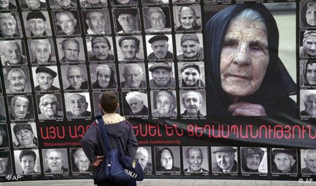 إحياء ذكرى ضحايا الإبادة الجماعية في يريفان - أرمينيا Gedenken an die Opfer der Völkermords in Eriwan; Foto: AP