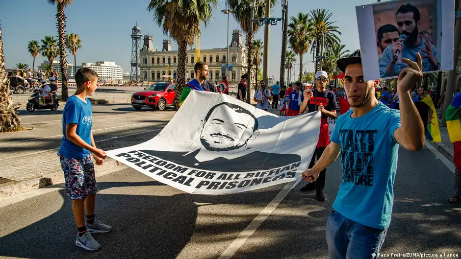 احتجاجات في برشلونة بإسبانيا مناصرة لمعتقلي الرأي في المغرب.