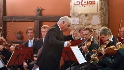 Daniel Barenboim während eines Konzerts in Gaza; Foto: AP