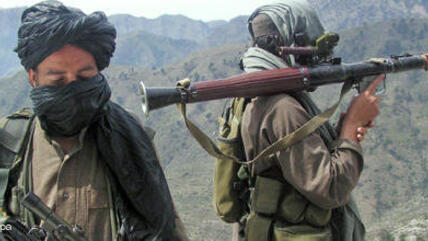 Bewaffnete Taliban in Pakistan; Foto: dpa