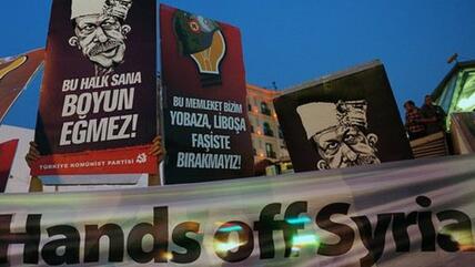 Hände weg von Syrien: Anti-Kriegsdemonstration auf dem Taksim-Platz in Istanbul; Foto: AP/dapd