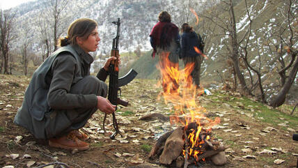 PKK-Kämpferin auf dem Qandil-Berg im Nordirak; Foto: AP