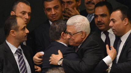 الرئيس الفلسطيني محمود عباس ووفده الرئاسي، في مقر الأمم المتحدة. أ ف ب