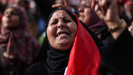 Ägyptische Demonstrantin in Kairo während einer Protestaktion gegen die Muslimbrüder (Foto: picture alliance/landov)