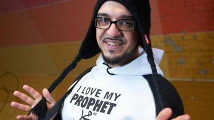 Designer Melih Kesmen entwirft unter seinem Label 'Style Islam' Kleidung, die schick ist und ein positives Islam-Bild vermitteln soll; Foto: dpa