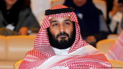 تعهد رجل السعودية القوي، ولي العهد محمد بن سلمان، بقيادة مملكة معتدلة ومتحررة من الأفكار المتشددة. تصريحات جريئة تتماشى مع تطلعات مجتمع سعودي شاب.