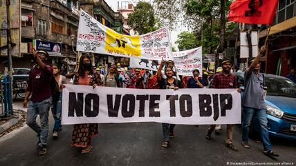 A 'NO VOTE TO BJP' rally was staged in Calcutta with the support of local people, minority groups, students and youth of the society. Many renowned farmers' protest leaders from Delhi-Ghazipur-Noida border joined in support of the rally on 10 March 2021.