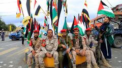 Huthi-Rebellen in Jemens Hauptstadt Sanaa mit palästinensischen Flaggen