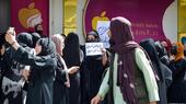 أفغانستان اليوم: نساء يحتججن على إغلاق حركة طالبان صالونات التجميل.  Afghanistan heute: Frauen protestieren gegen die Schließung von Schönheitssalons durch die Taliban