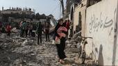 منازل مدمرة في غارات جوية إسرائيلية على رفح - آخر مدينة تحت سيطرة حماس في قطاع غزة, Bei Luftangriffen zerstörte Häuser in Rafah (am Sonntag): Letzte von der Hamas dominierte Stadt im Gazastreifen