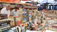 Büchermarkt auf dem Dritten Karatschi-Literaturfestival am 11. und 12. Februar 2012; Foto: Stefan Weidner