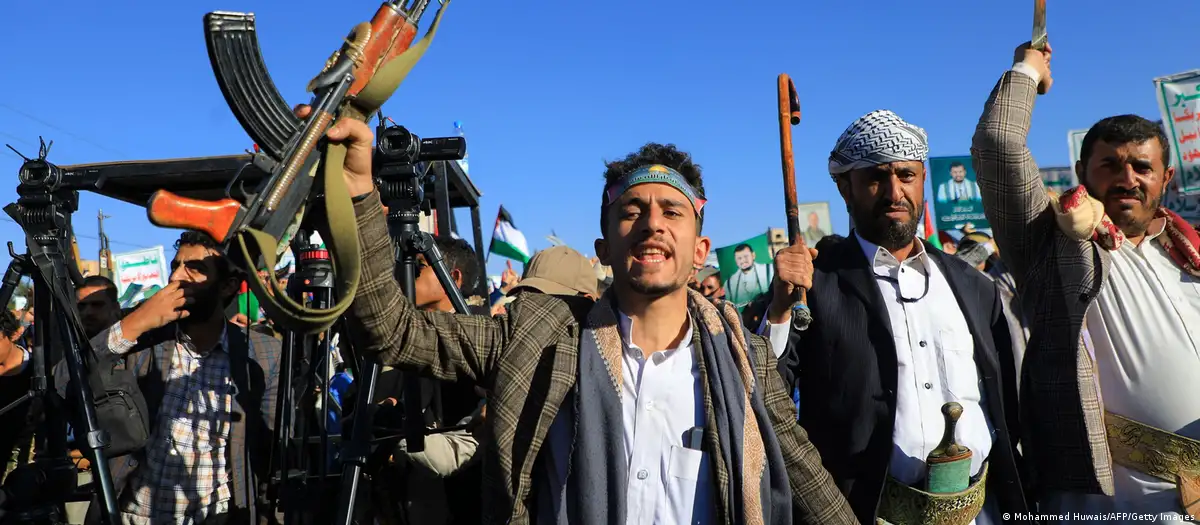 Kämpfer der Huthis während einer pro-palästinensischen Solidaritätskundgebung in Sanaa, November 2023