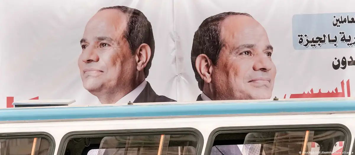     حصل السيسي في الانتخابات الرئاسية المصرية في ديسمبر/كانون الأول 2023 على 89 بالمئة "فقط" من إجمالي الأصوات.  Präsident und Präsidentschaftskandidat: Abdel Fattah al-Sisi - Image:  Amr Nabil/AP Photo/picture alliance