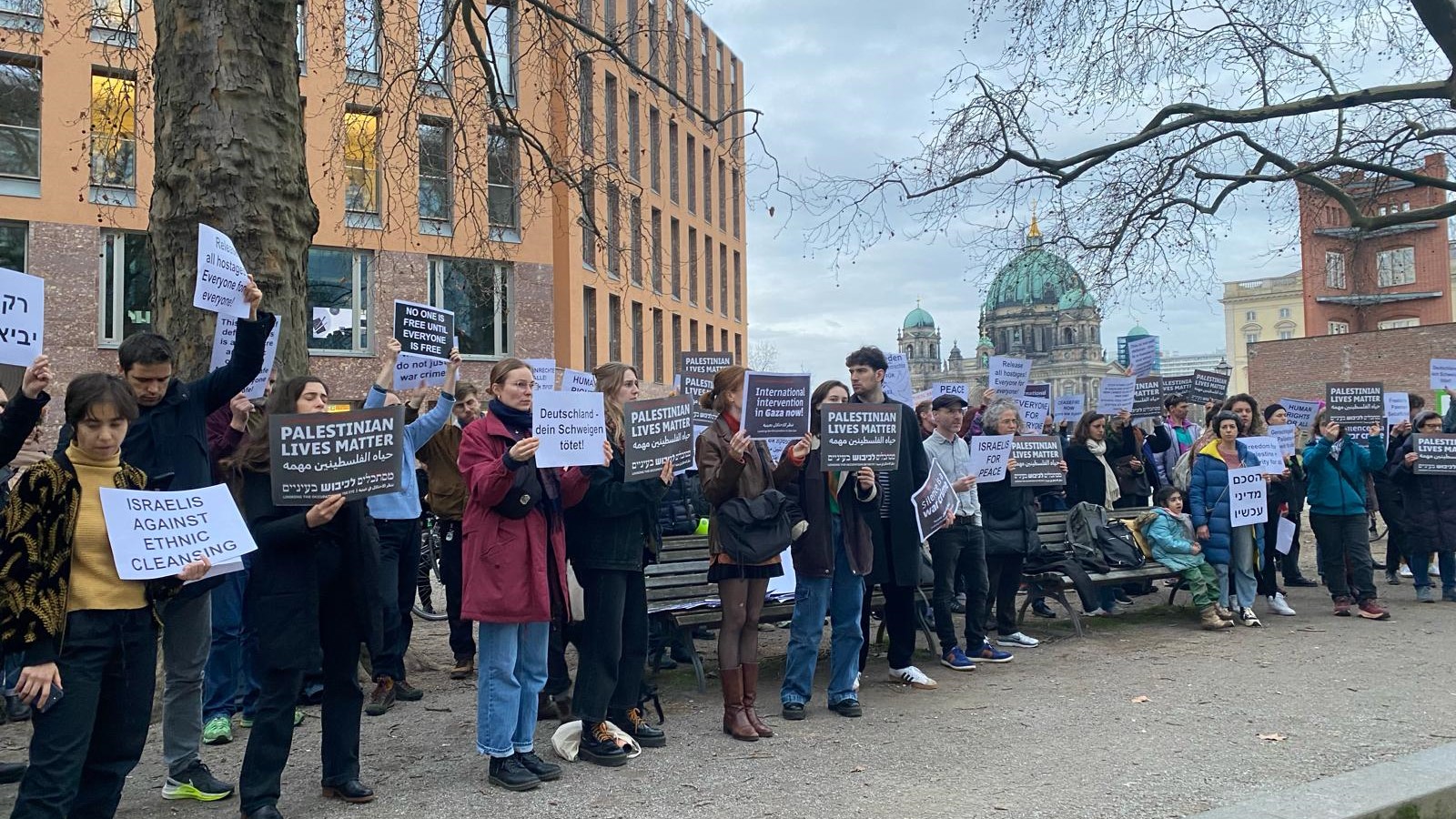 Israelis for Peace protest in front of the German Foreign Ministry in Berlin